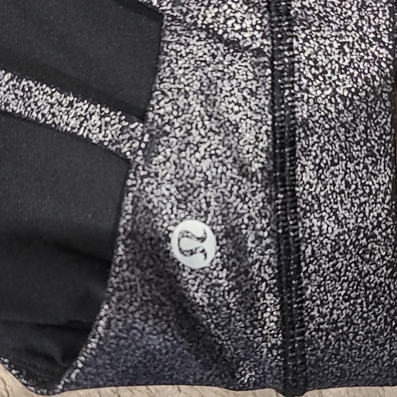 Lululemon Energy Bra Luminosity Foil Print Black Silver - Picture 7 of 8